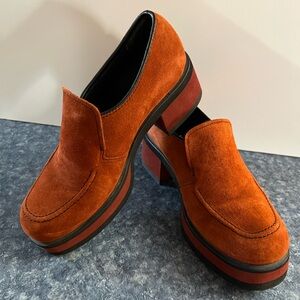 Vintage Rare Hush Puppies Women's Rust loafers